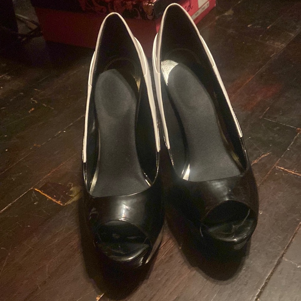 Velvet Heart - Black, white, gray patent & leather peep toe heels